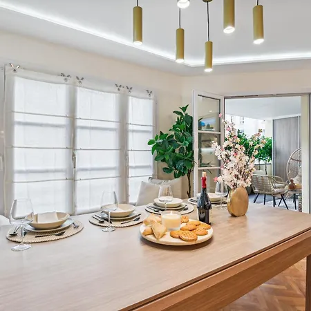 Premium And Spacious With Terrace And Parking Lejlighed